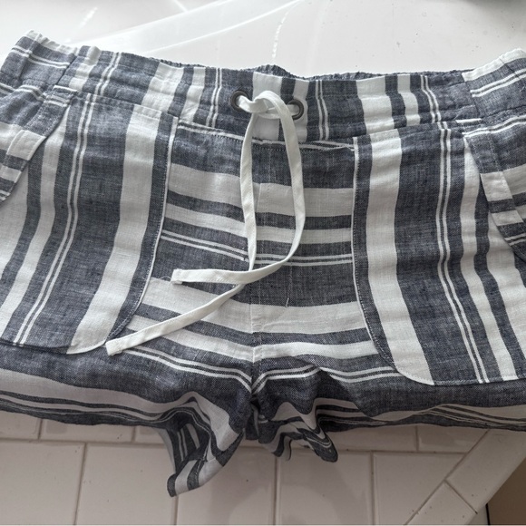 Athleta Cabo Linen 4 inch Blue and White Striped shorts - Picture 1 of 4